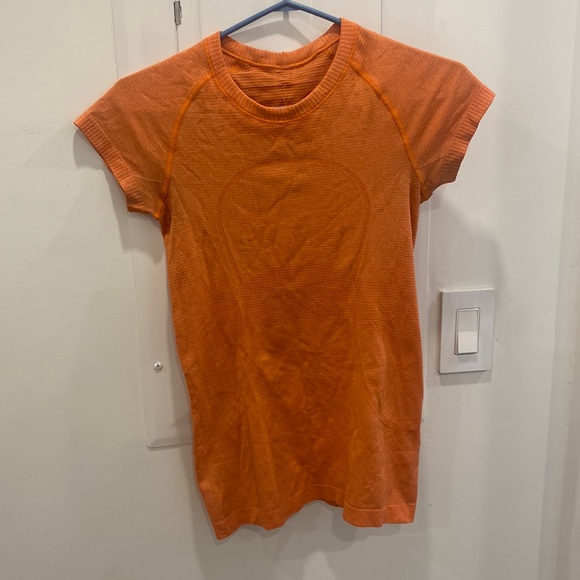 Lululemon Top - Picture 1 of 2